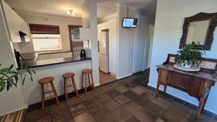 To Let 3 Bedroom Property for Rent in Loevenstein Western Cape